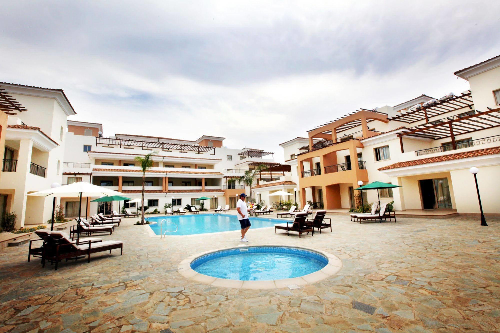 Oracle Exclusive Resort Paphos Bagian luar foto